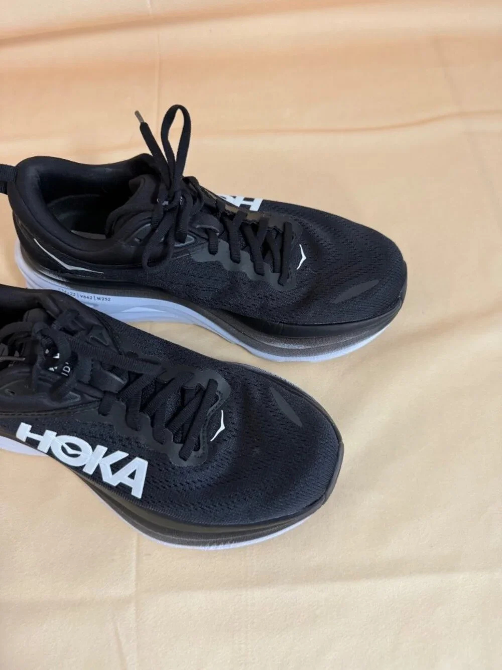 Hoka One One Womens Bondi 8 Black Running Shoes Atheisure Workout Size 8.5 B